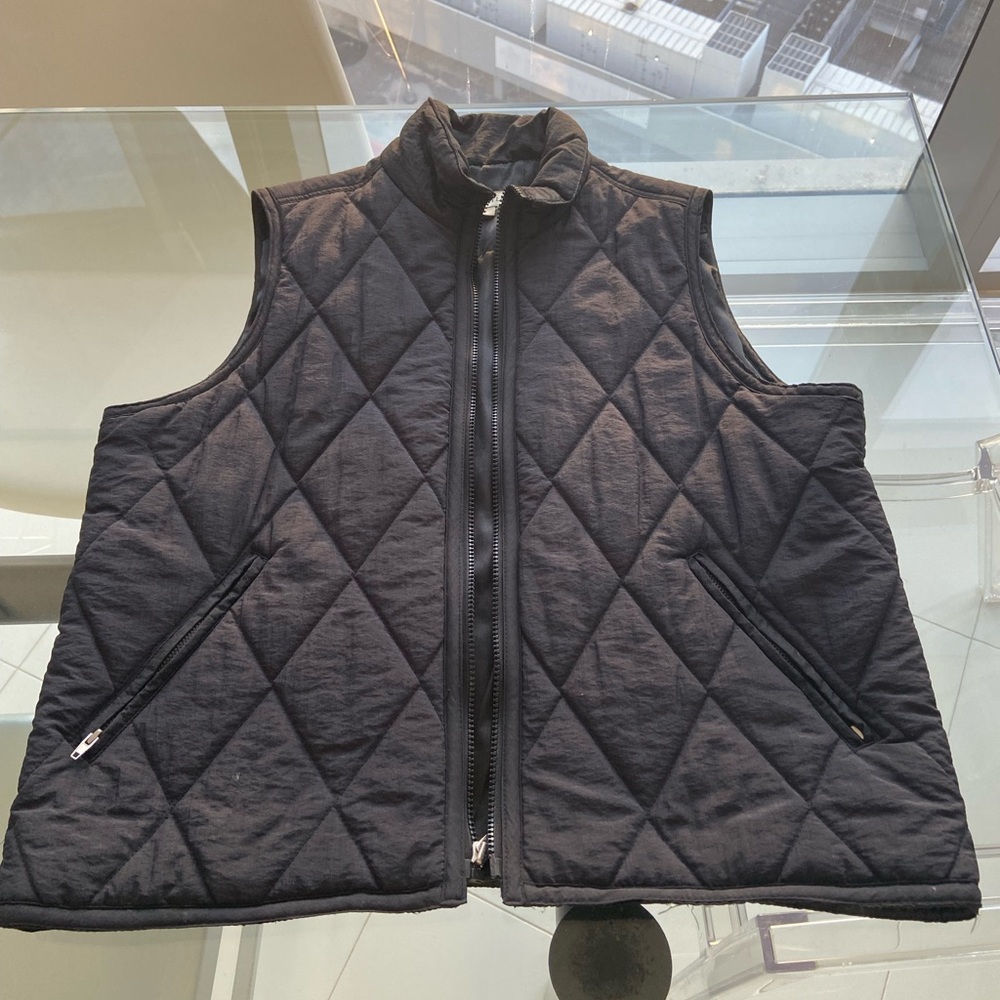 Ann Taylor Black Quilted Vest, Size Large, Nylon Exterior/Polyester Interior